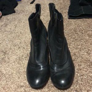 Clarks black ankle boots size 9, zips at inside ankle